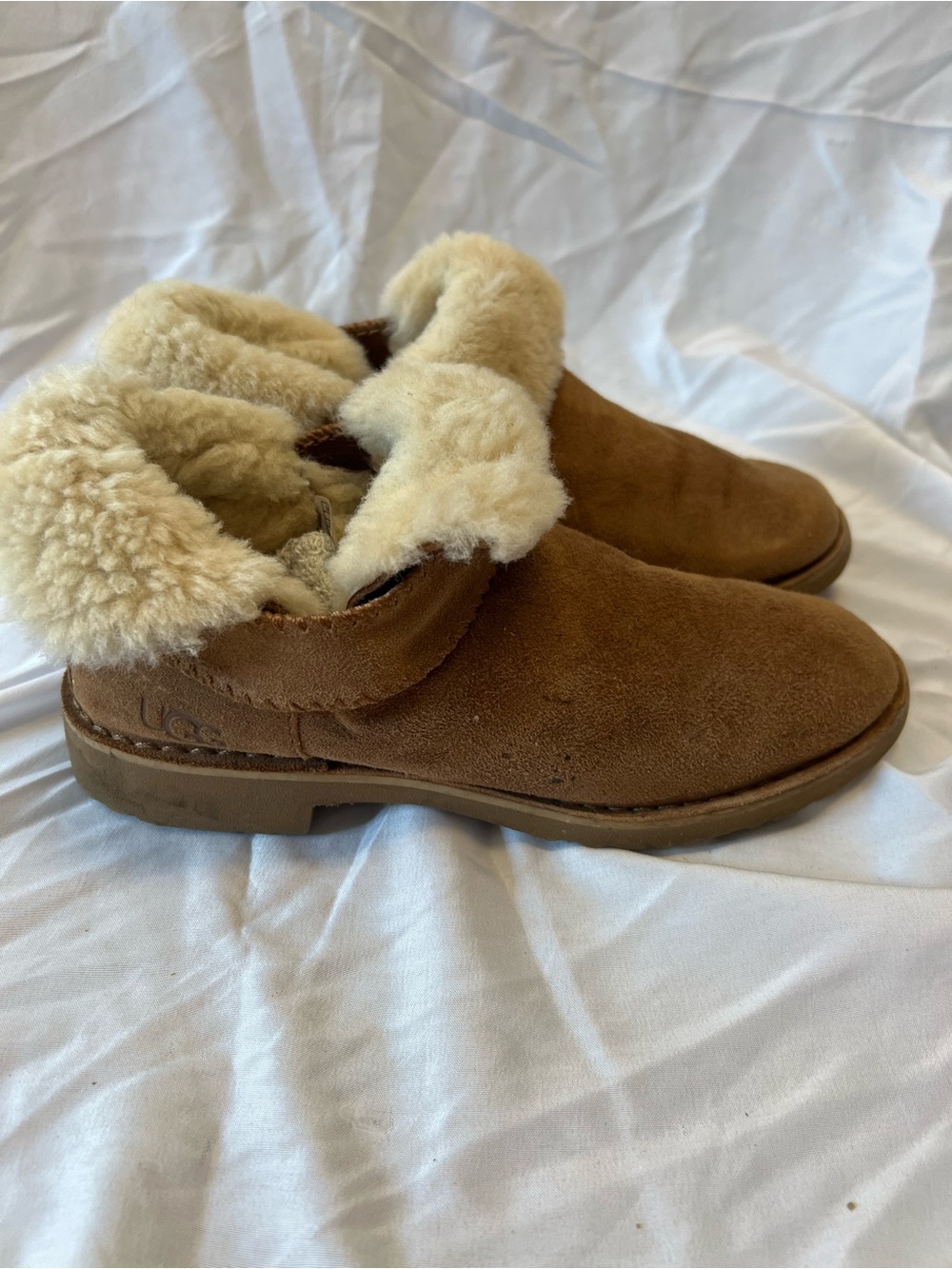 UGG McKay Chestnut Brown Boots Size 8.5